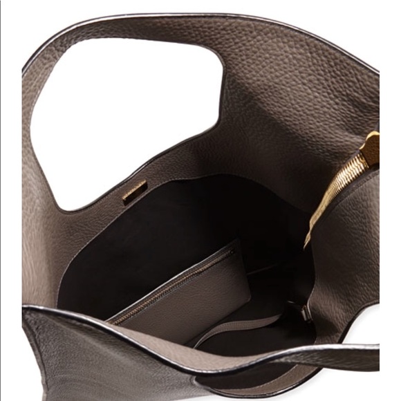 Sleek & stunning Alix Tote in Graphite - Picture 8 of 9